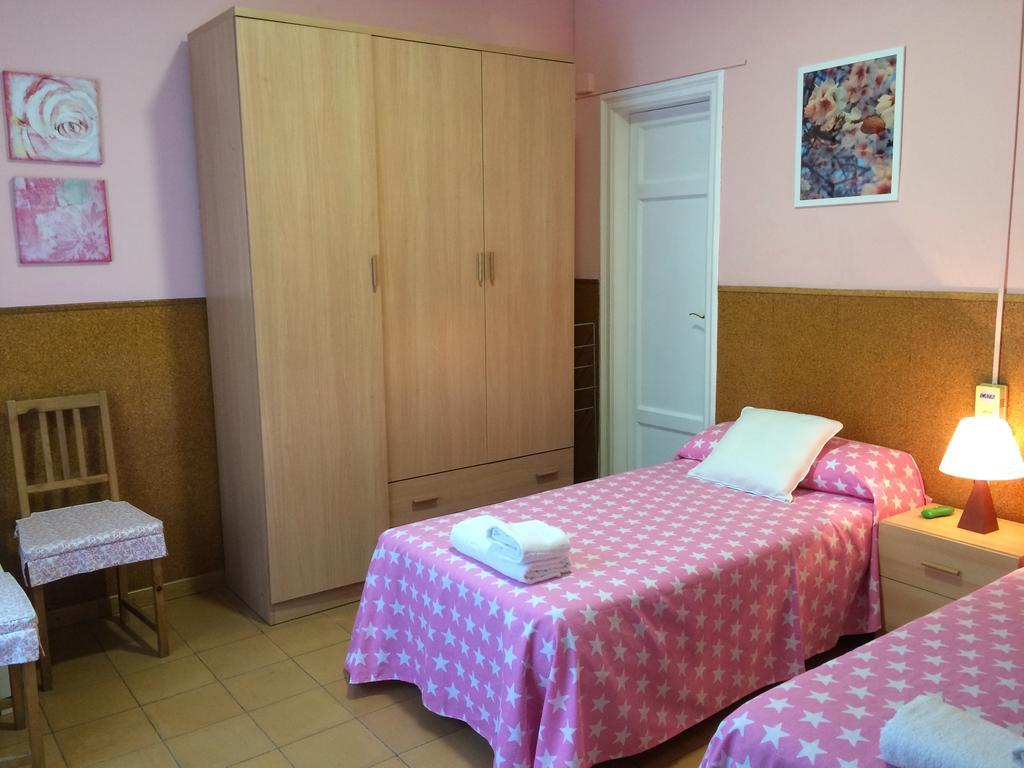 Hostal Valls 巴塞罗那 外观 照片
